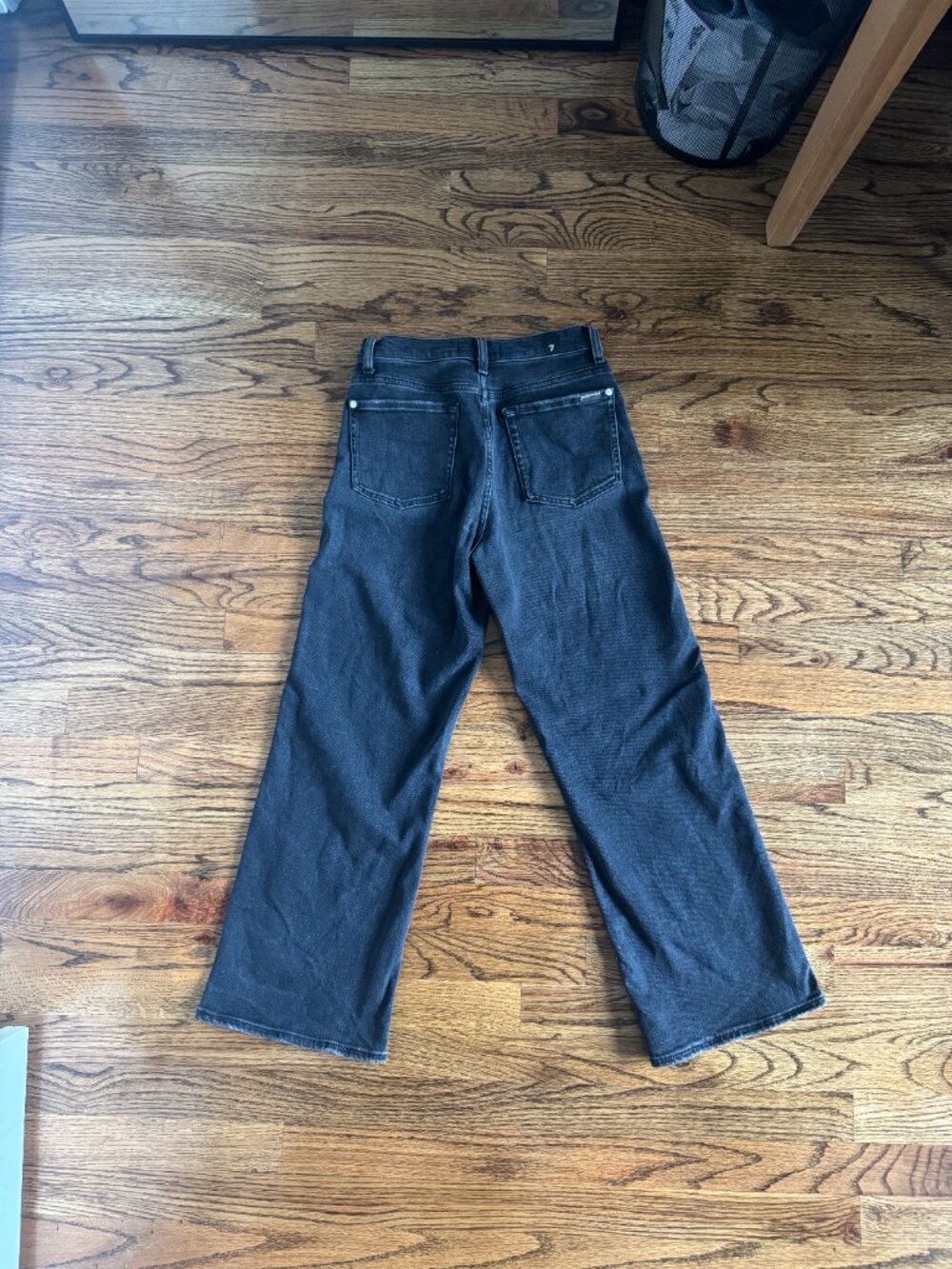 7 for All Mankind Cropped Alexa Bottomline (washed black) Size 27
